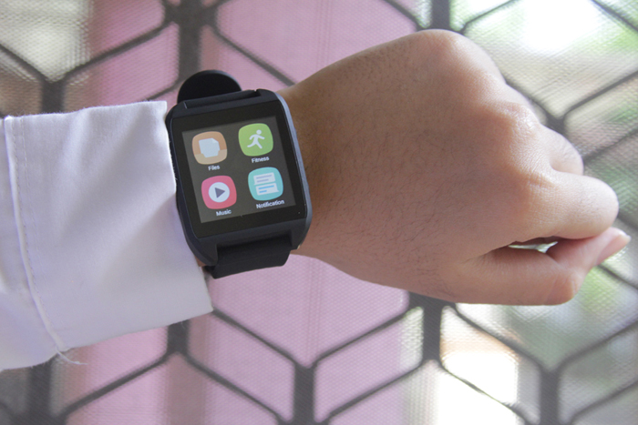 Photo of SpeedUp Smartwatch, Memonitor  aktivitas Smartphone  lewat Jam tangan